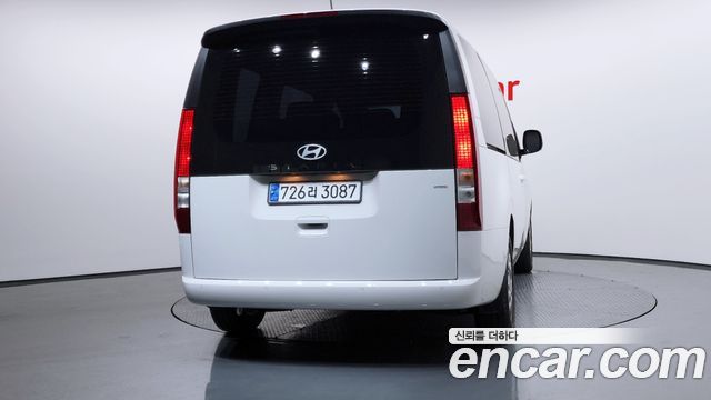 Hyundai Staria 4WD Tourer 11-Seater Modern - фото 3