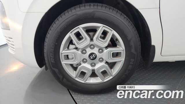 Hyundai Staria 4WD Tourer 11-Seater Modern - фото 4