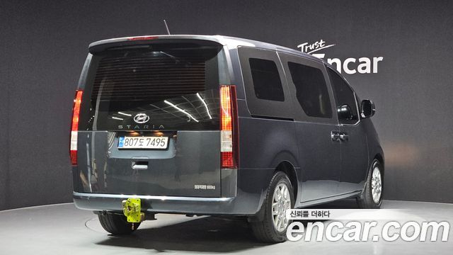 Hyundai Staria Cargo 5-Seater Modern - фото 1