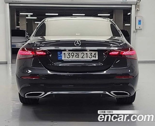 Mercedes-Benz E-Class W213 E350 4MATIC AMG Line - фото 2