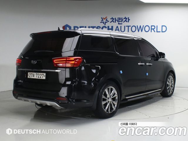 Kia Carnival Новый 9-Seater Noblesse Special - фото 1