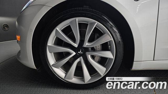 Tesla Model 3 Long Range AWD - фото 3