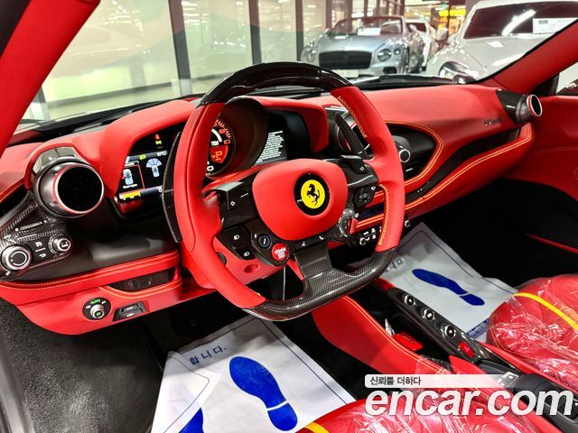 Ferrari F8 3.9 V8 - фото 3