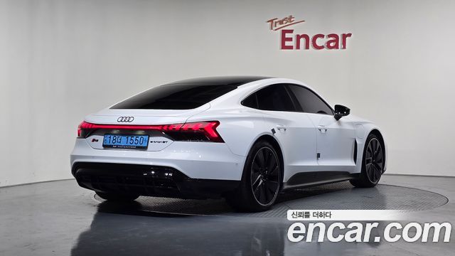 Audi e-tron GT GT quattro Premium - фото 1