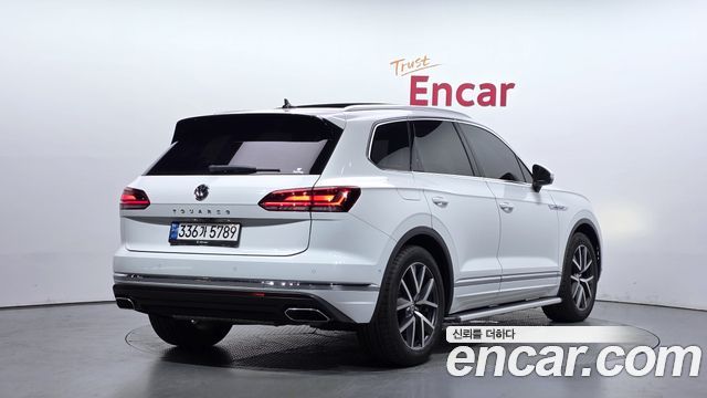 Volkswagen Touareg 3-го поколения 3.0 TDI Prestige - фото 1