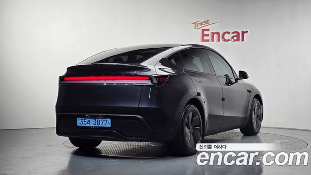 Tesla Model Y RWD - фото 0