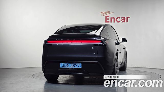 Tesla Model Y RWD - фото 2