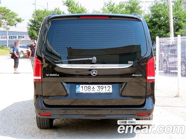 Mercedes-Benz V-Class V300 CDI W447 - фото 3
