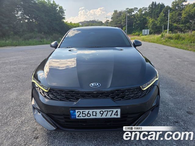 Kia K5 3-го поколения 2.0 Signature - фото 0