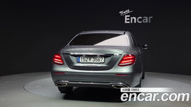 Mercedes-Benz E-Class W213 E300 Avantgarde - фото 3
