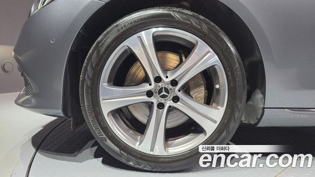 Mercedes-Benz E-Class W213 E300 Avantgarde - фото 4