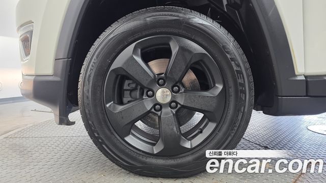 Jeep Compass 2-го поколения 2.4 Limitied AWD - фото 4