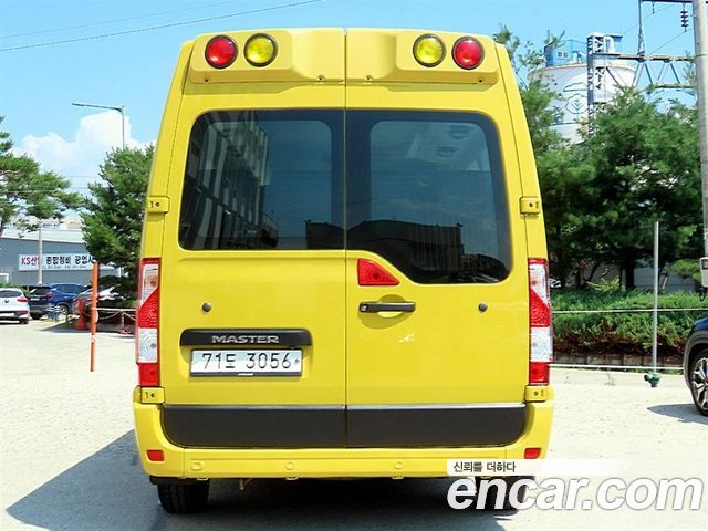 Renault Samsung Master School Bus 15-Seater - фото 3