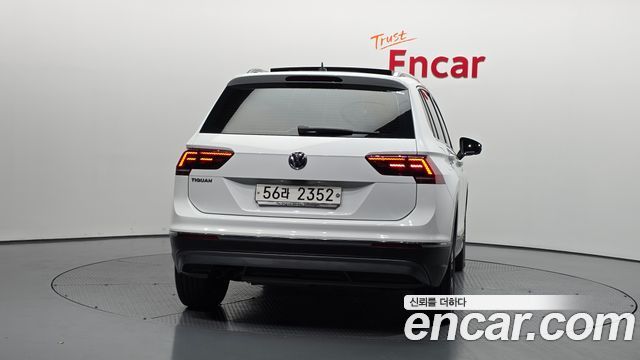 Volkswagen Tiguan 2-го поколения 2.0 TDI Prestige - фото 3