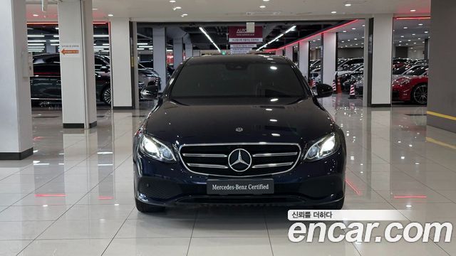 Mercedes-Benz E-Class W213 E250 Avantgarde - фото 1
