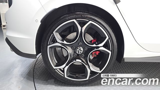 Volkswagen Golf 8-го поколения 2.0 GTI - фото 3