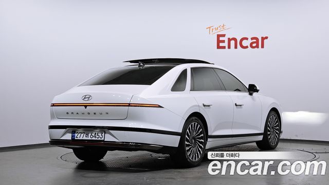 Hyundai Grandeur GN7, гибрид Calligraphy - фото 1