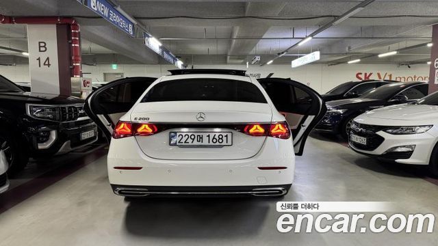 Mercedes-Benz E-Class W214 E200 Avantgarde - фото 1