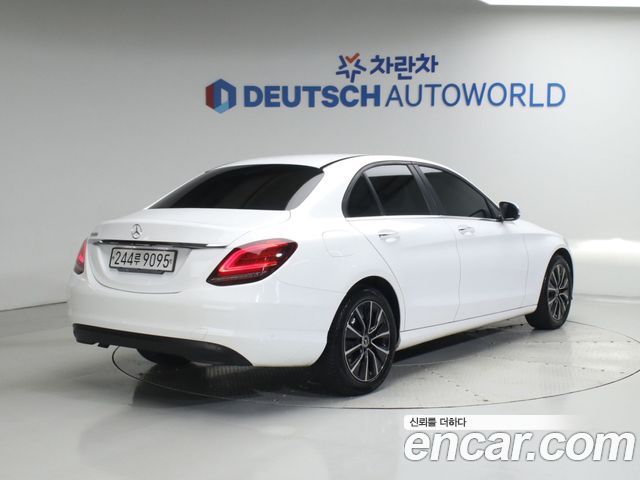 Mercedes-Benz C-Class W205 C200 - фото 2