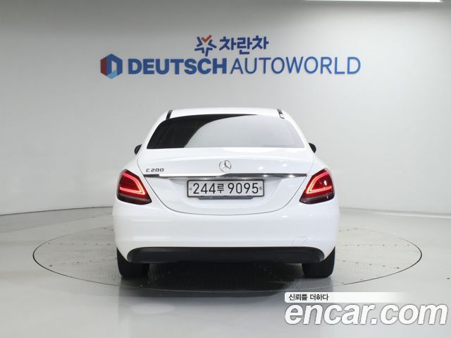 Mercedes-Benz C-Class W205 C200 - фото 4