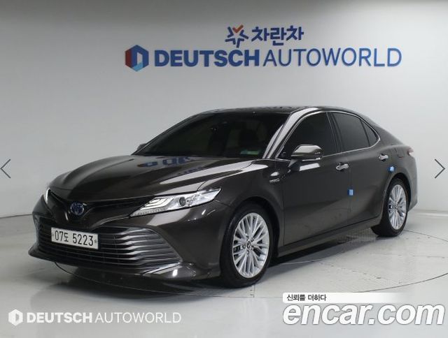 Toyota Camry XV70 2.5 - фото 0