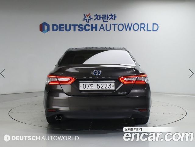 Toyota Camry XV70 2.5 - фото 3