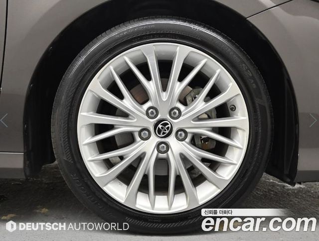 Toyota Camry XV70 2.5 - фото 4