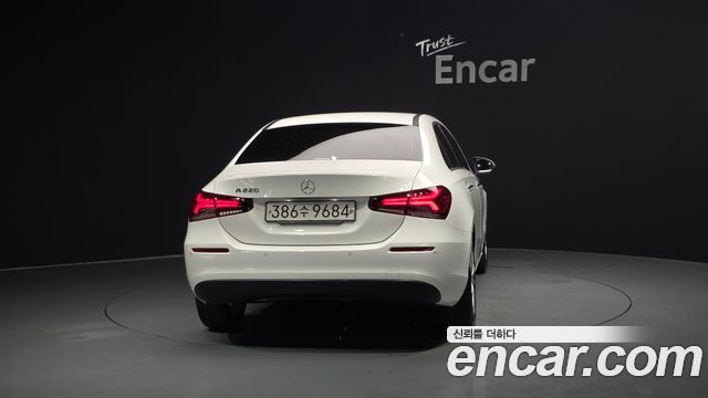 Mercedes-Benz A-Class W177 A220 Sedan - фото 3