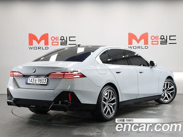 BMW 5-Series G60 520i M Sport - фото 1