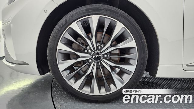 Kia K8 2.5 Gasoline 2WD Noblesse - фото 4