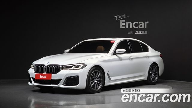 BMW 5-Series G30 520i M Sport - фото 0