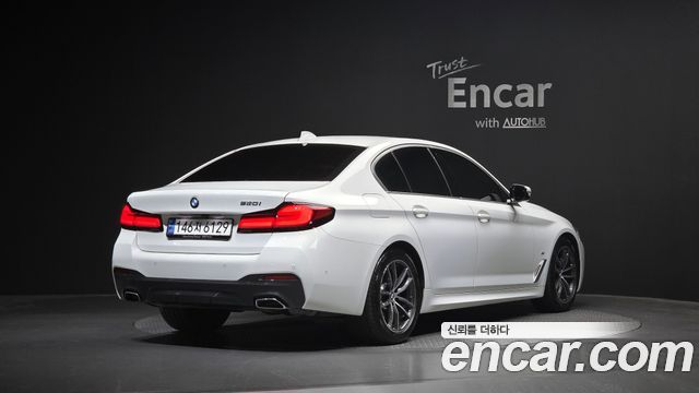 BMW 5-Series G30 520i M Sport - фото 1