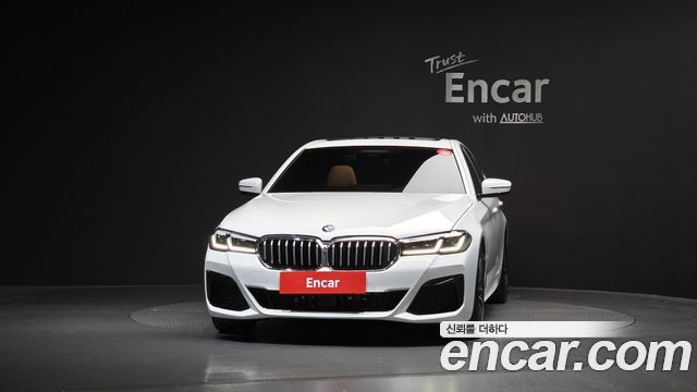 BMW 5-Series G30 520i M Sport - фото 2
