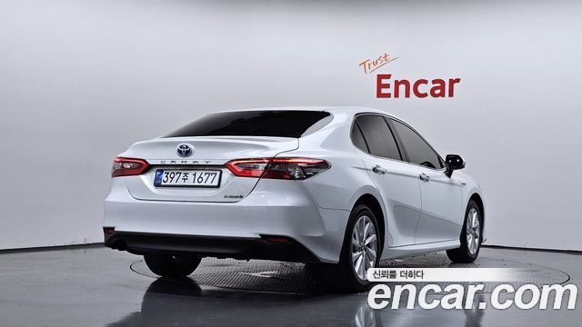 Toyota Camry XV70 2.5 LE Hybrid - фото 1