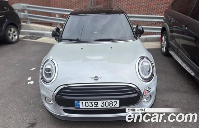 Mini Cooper 5Door Standard 3rd - фото 0