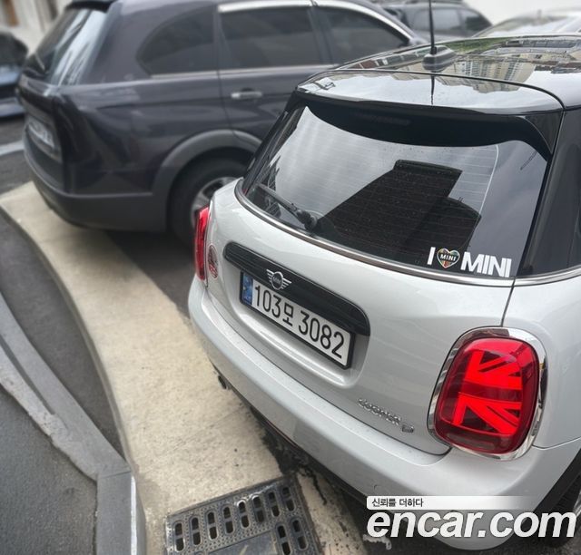 Mini Cooper 5Door Standard 3rd - фото 1