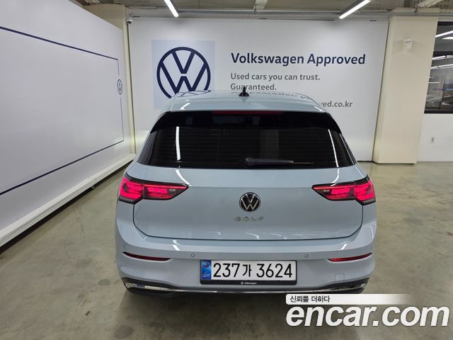 Volkswagen Golf 8-го поколения 2.0 TDI Prestige - фото 3
