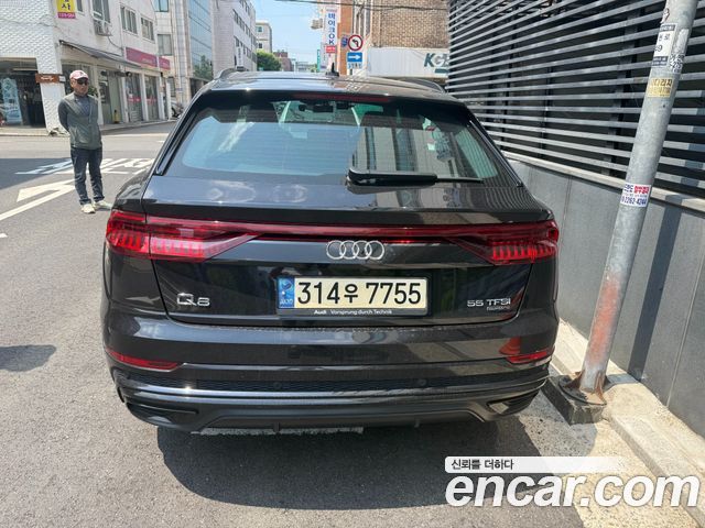 Audi Q8 55 TFSI Quattro Premium - фото 2