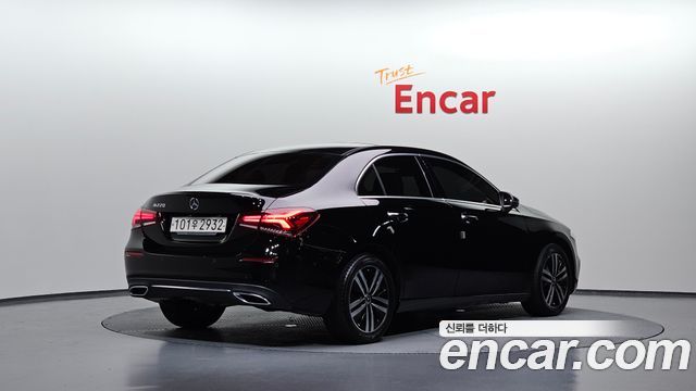 Mercedes-Benz A-Class W177 A220 Sedan - фото 1