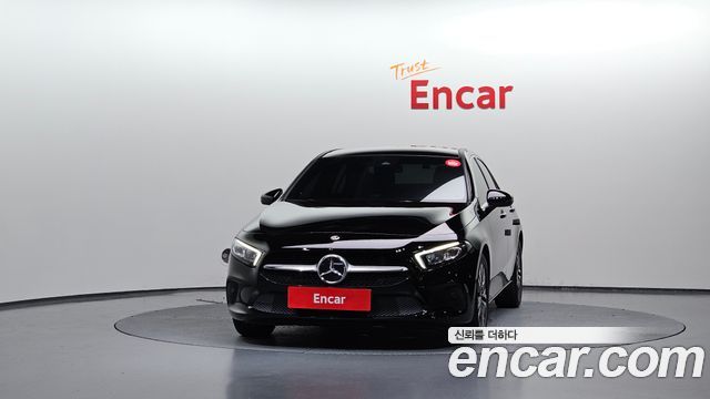 Mercedes-Benz A-Class W177 A220 Sedan - фото 2
