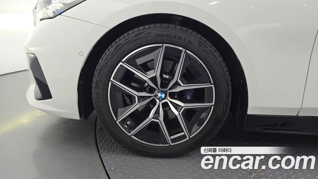 BMW 5-Series G60 520i M Sport - фото 4