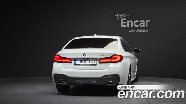 BMW 5-Series G30 520i M Sport - фото 3