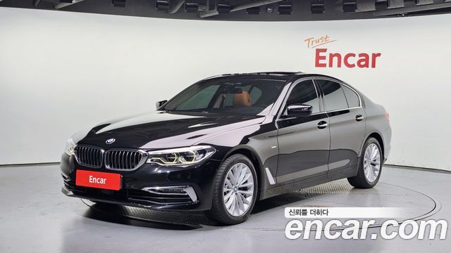 BMW 5-Series G30 520d Luxury Special Edition - фото 0