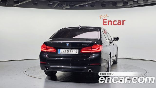 BMW 5-Series G30 520d Luxury Special Edition - фото 3