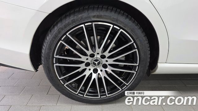 Mercedes-Benz C-Class W206 C300 4MATIC Avantgarde - фото 4