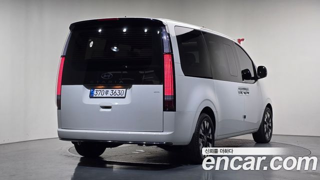 Hyundai Staria 4WD Lounge 7-Seater Inspiration - фото 1