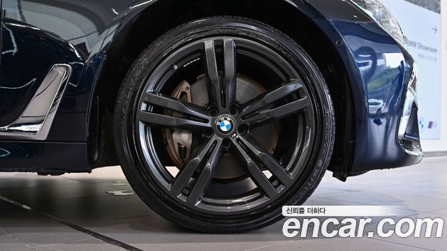 BMW 7-Series G11 740Li xDrive M Sport Package - фото 4