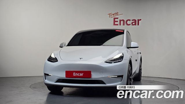 Tesla Model Y Long Range AWD - фото 2