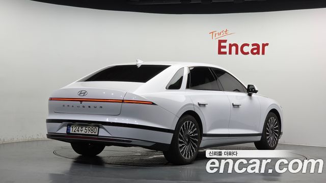 Hyundai Grandeur GN7, гибрид Calligraphy - фото 1