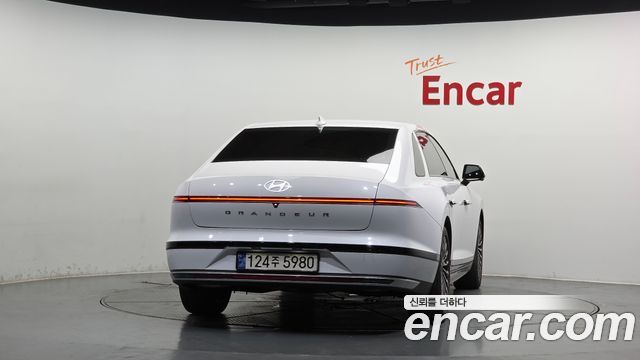 Hyundai Grandeur GN7, гибрид Calligraphy - фото 3